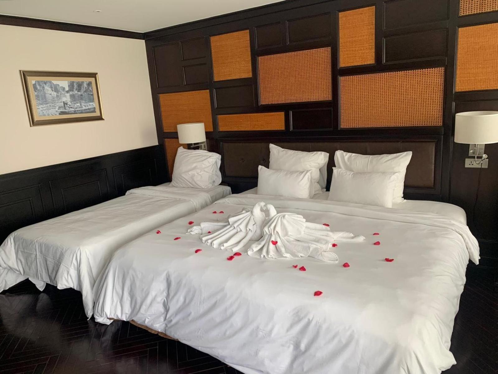 Ambassador Cruise Halong Bay Hotel Hạ Long Ngoại thất bức ảnh