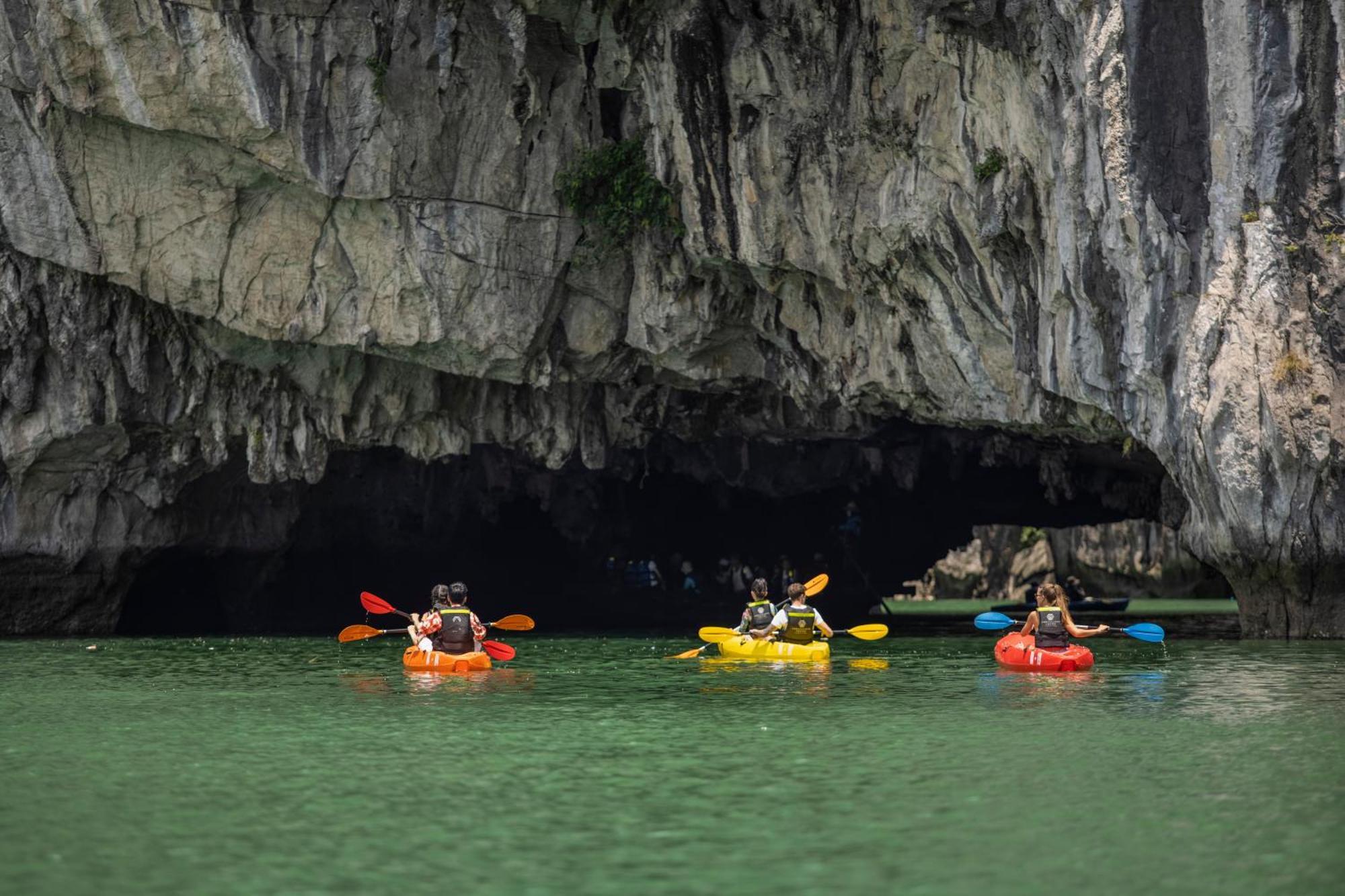 Ambassador Cruise Halong Bay Hotel Hạ Long Ngoại thất bức ảnh