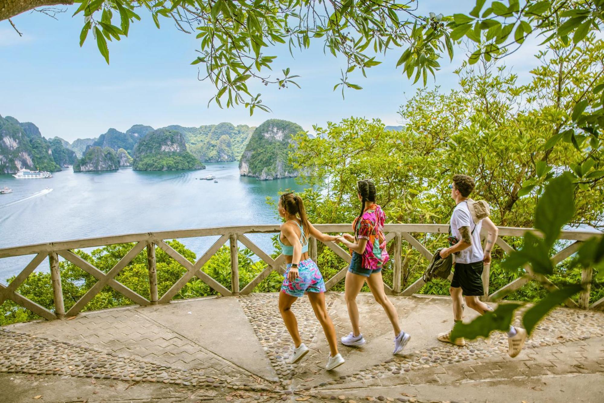 Ambassador Cruise Halong Bay Hotel Hạ Long Ngoại thất bức ảnh